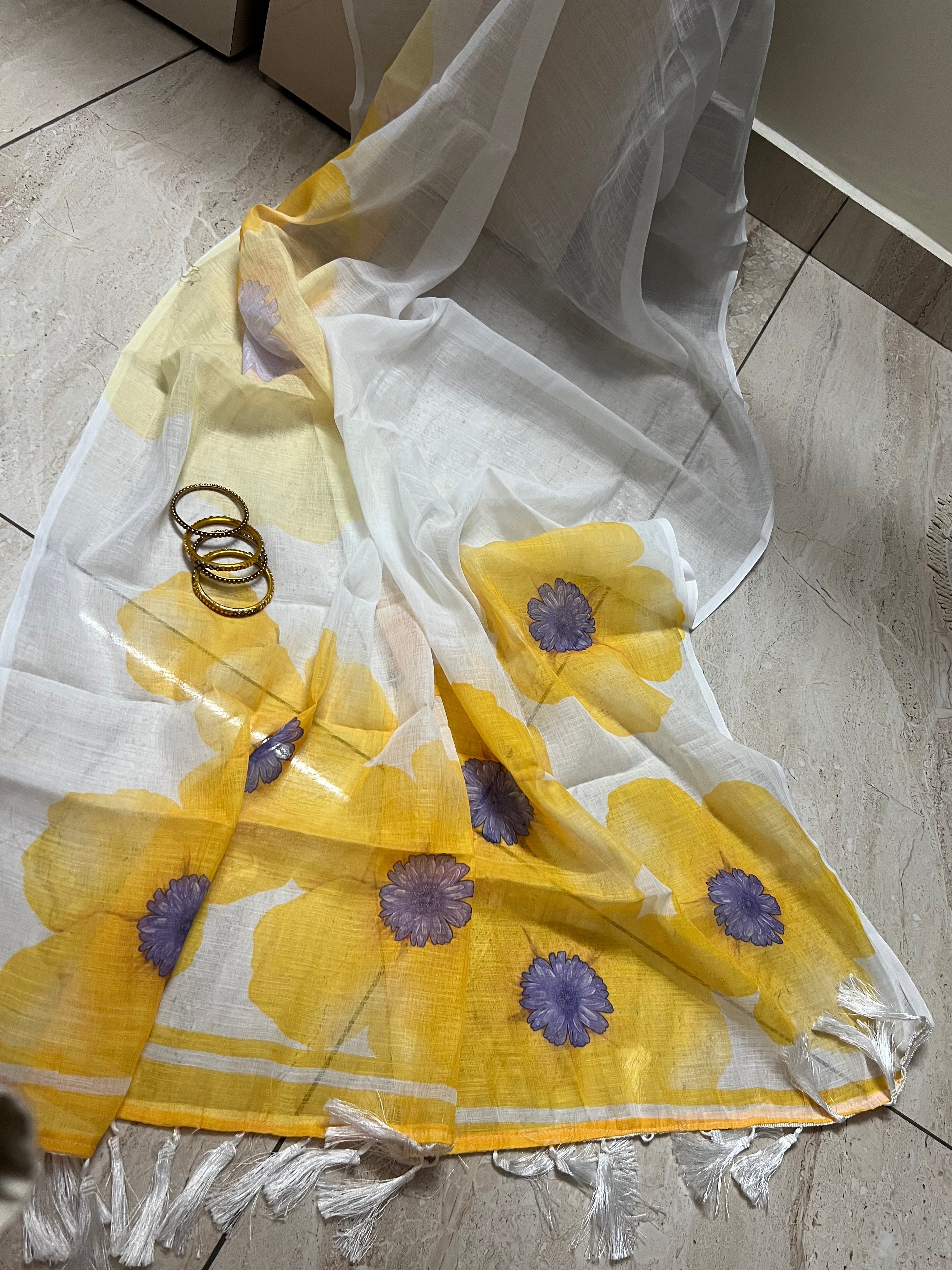 Sunshine blossoms linen sree