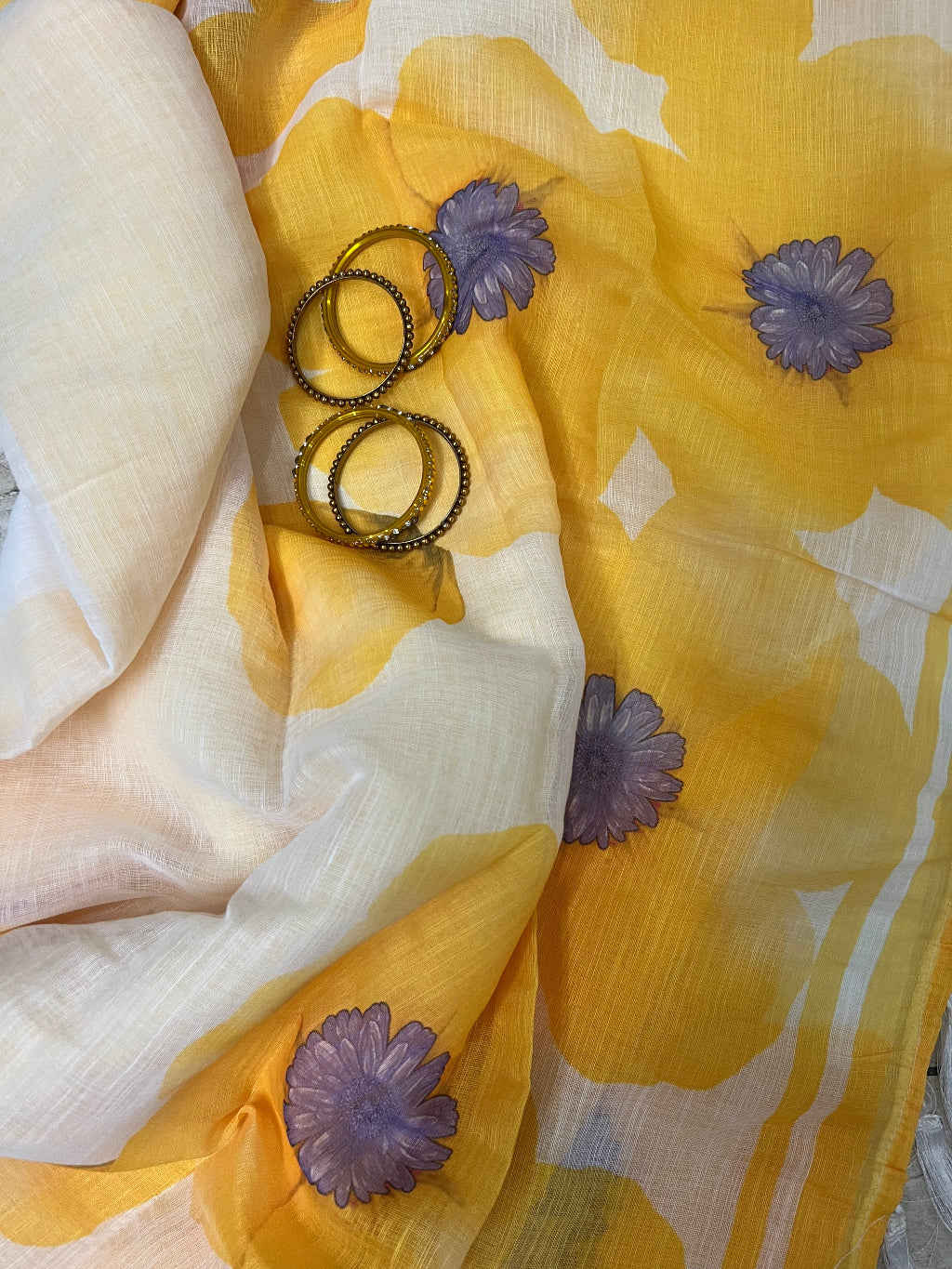 Sunshine blossoms linen sree