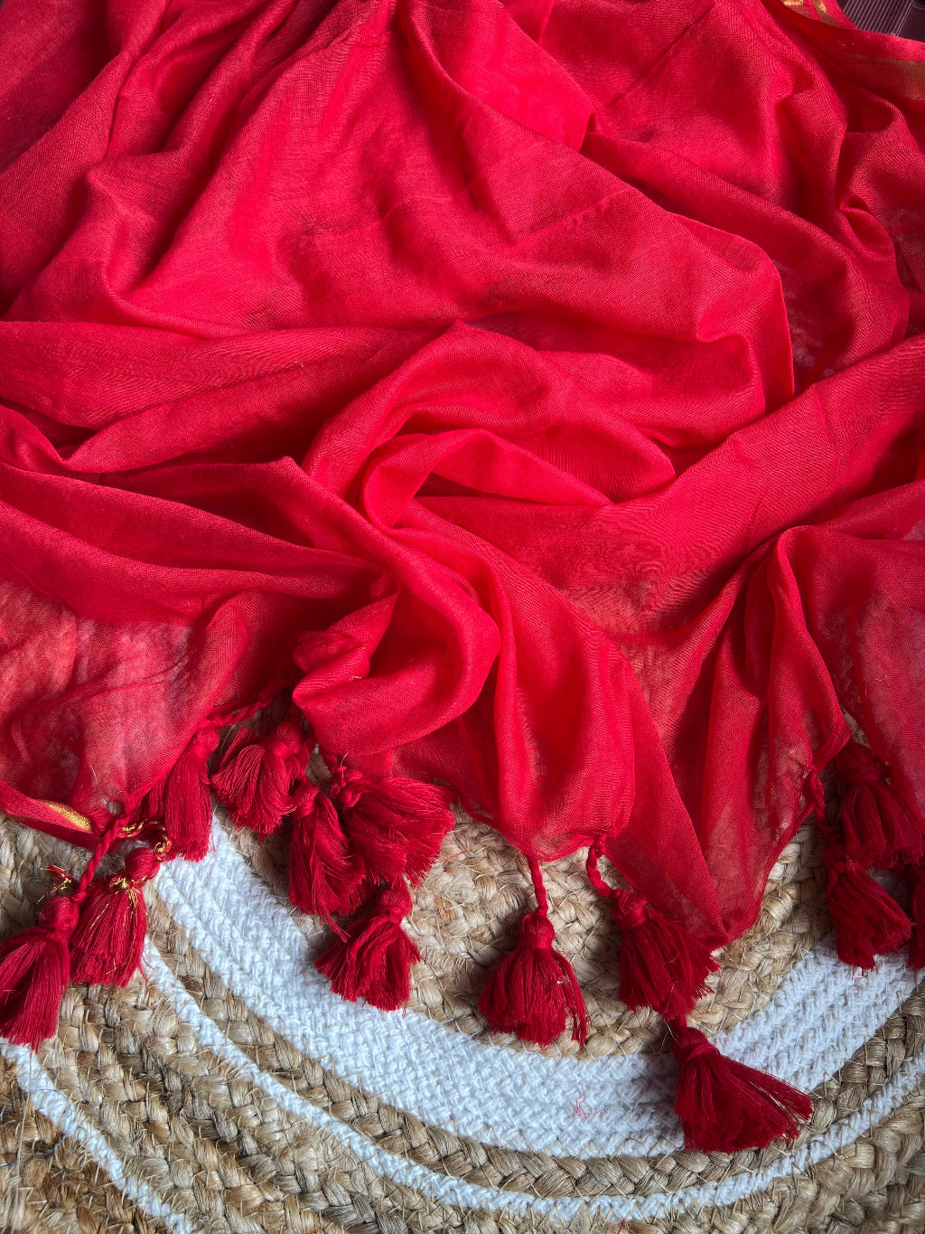 Vintage vermillion - Red mul cotton saree with golden borders