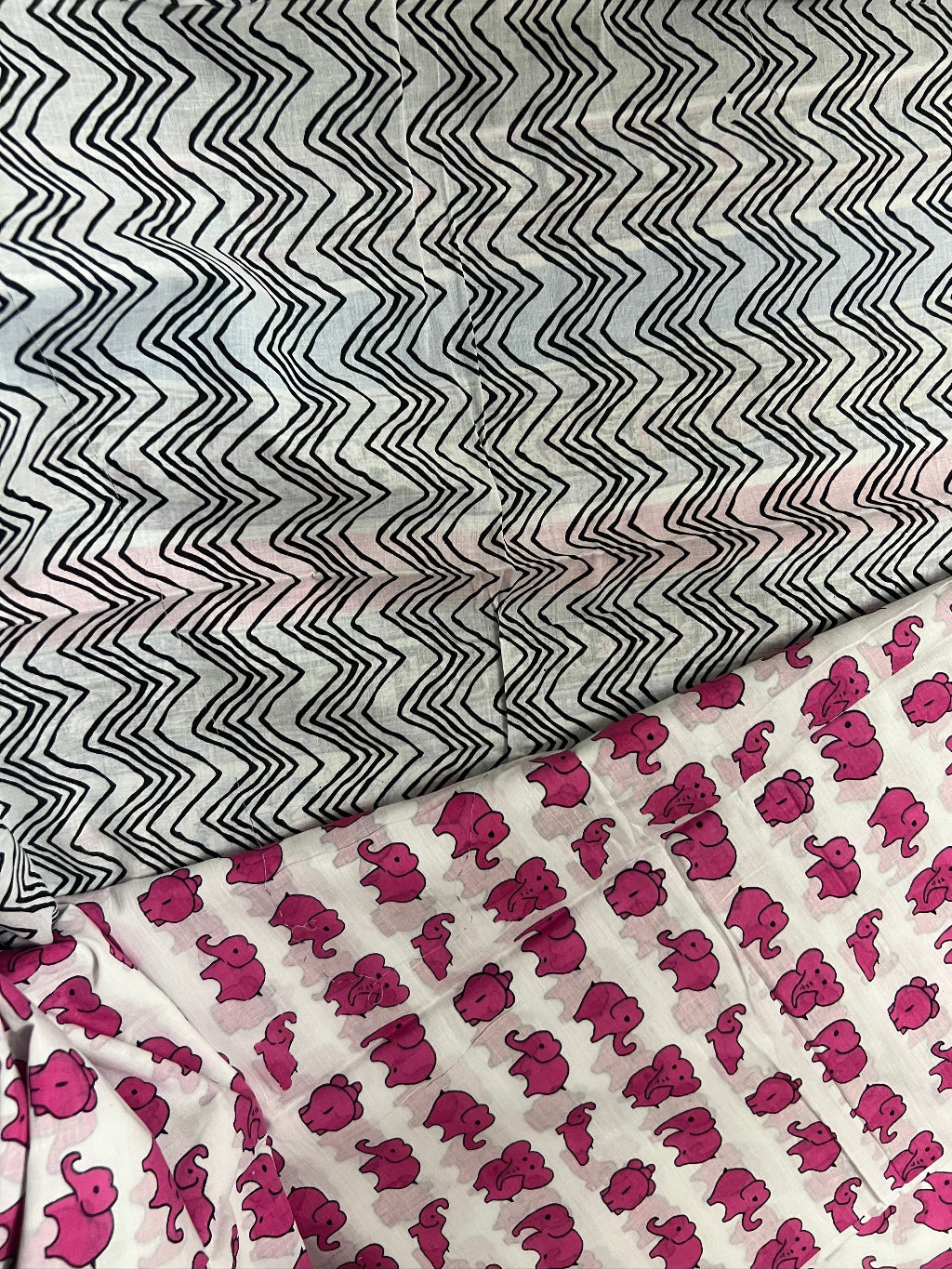 Pink elephant - Quirky print mul cotton saree